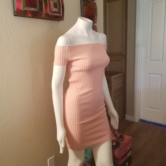 Dress - Picture 3 of 3